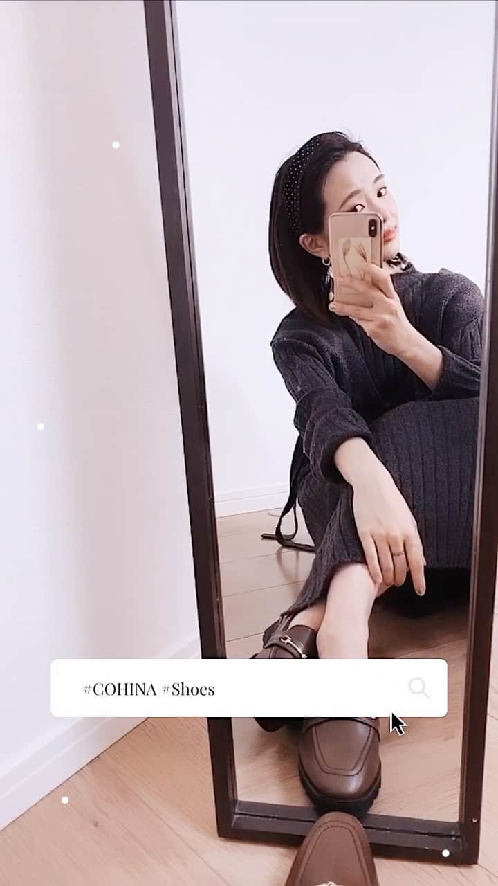 のインスタグラム：「𝑁𝑒𝑤 𝑠ℎ𝑜𝑒𝑠  . .  低身長向けブランド#COHINA のローファー👞♦︎ @cohina.official   .  小さい靴のブランド @foremos_marco とのコラボitemなんだって〜〜 22.5cmの私には嬉しい🙃❤︎  厚めソールで身長も盛れるし とっても履きやすくてお気に入り◎◎  . .  〜  Knit Onepiece> @kbfofficial   Katyusha @lily_brown_official  　 Shoes> @cohina.official   〜  〜 #151cm #うじちゃんコーデ𓆫  #cohina倶楽部 #cohinaコーデ #pr #cohinaレビュー #cohinaクリスマスコーデ #cohinaday #コヒナ #コヒナコーデ #foremosmarco #低身長コーデ #低身長ファッション #おちびコーデ #おちびの輪 #おちびさんと繋がりたい #低身長さんと繋がりたい #lilybrown #カチューシャコーデ #低身長コーディネート #ニットワンピースコーデ #ローファーコーデ #厚底ローファー #👞」