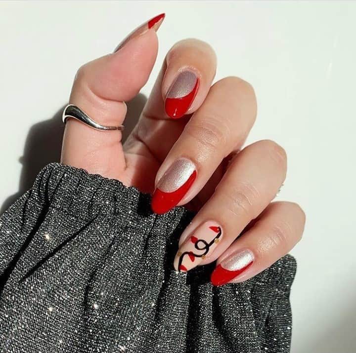 CosmoProf Beautyさんのインスタグラム写真 - (CosmoProf BeautyInstagram)「All lit up for the holidays❤⁣ To create the perfect, holiday mani for her client, @nailartbysig used OPI shades. ⁣⁣ ⁣⁣ Products used:⁣⁣ OPI Shine Bright Collection Naughty or Ice?⁣⁣ OPI Shine Bright Collection Red-y for the Holidays.⁣⁣ OPI Bubble Bath.⁣⁣ OPI Black Onyx.⁣⁣ OPI Shine Bright Collection This Gold Sleighs Me.⁣⁣ ⁣⁣ Don't forget, order today and select Same Day Delivery. SHOP OPI via #LinkInBio⁣⁣ Reminder: o⁣ur stores will close tomorrow starting at 2 p.m. in observance of the holiday, but we're always open online!  #repost #opi #opinailpolish #opipolish #opinails #cosmoprofbeauty #licensedtocreate #nailartist #nailartists #nailinspo #nailtrends #trendynails #creativenails #handpaintednailart #paintednails #holidaynails #christmasnails #christmasnailart #festivenails #winternails #glamnails」12月23日 23時00分 - cosmoprofbeauty