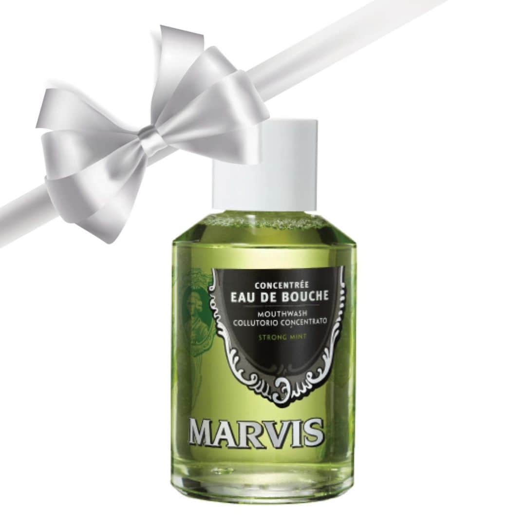 Marvis®️ Official Partnerさんのインスタグラム写真 - (Marvis®️ Official PartnerInstagram)「CLOSED✨ 🎁  GIVEAWAY 🎁 ✨  On the 2nd Day of Marvis we are GIVING AWAY: Marvis Strong Mint Mouthwash Concentrate. 🌿 💚 • The alcohol-free, concentrated formula is designed to kill germs and neutralize odor-causing bacteria, without stripping or irritating your teeth and gums. Natural extracts xylitol and propolis extract promote good oral hygiene by gently and effectively fighting cavities and gingivitis, leaving your mouth clean and healthy, and your breath unmistakably fresh. • HERE'S HOW TO WIN: 1. Follow us on Instagram. 2. Tag a friend on this @marvis_usa giveaway post. 3. In the comments, use the hashtag #2DayOfMarvis • A winner will be announced TODAY by 6pm EST. - - - - - US participants only. Must live within the 48 contiguous states to win. If a winner does not qualify or respond with shipping information within 24 hours, we will select a new winner. For easy contact, we suggest making your profile public during the giveaway. This giveaway is not affiliated with Instagram in any way.」12月23日 23時01分 - marvis_usa