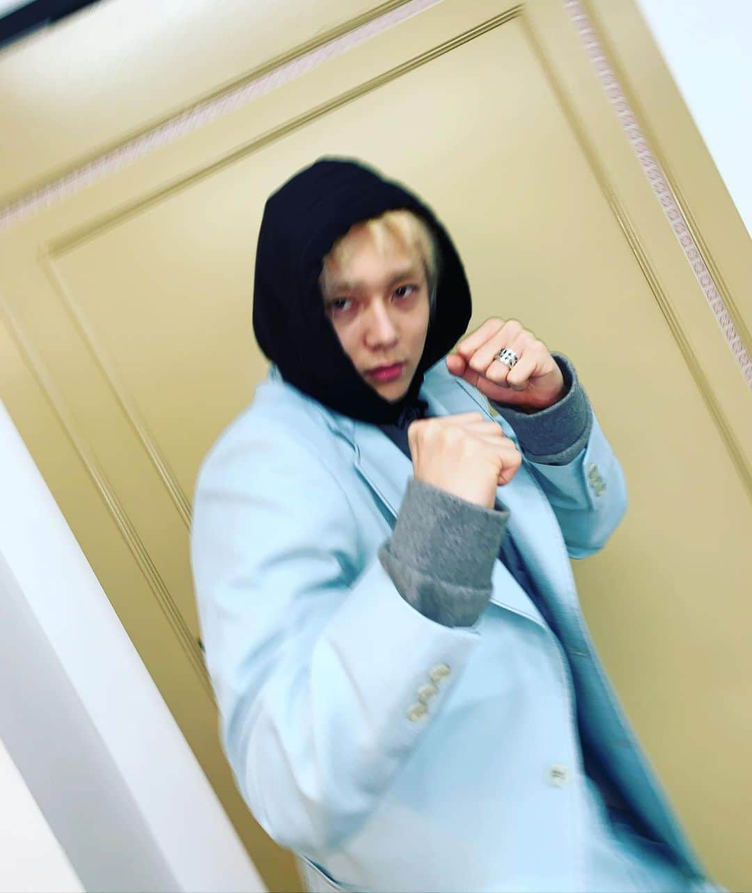 イドンさんのインスタグラム写真 - (イドンInstagram)「👊🏻」12月23日 23時16分 - hyojong_1994