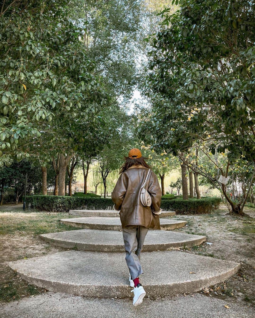 リウ・ウェンのインスタグラム：「Stepping into another year soon 💚☘️」