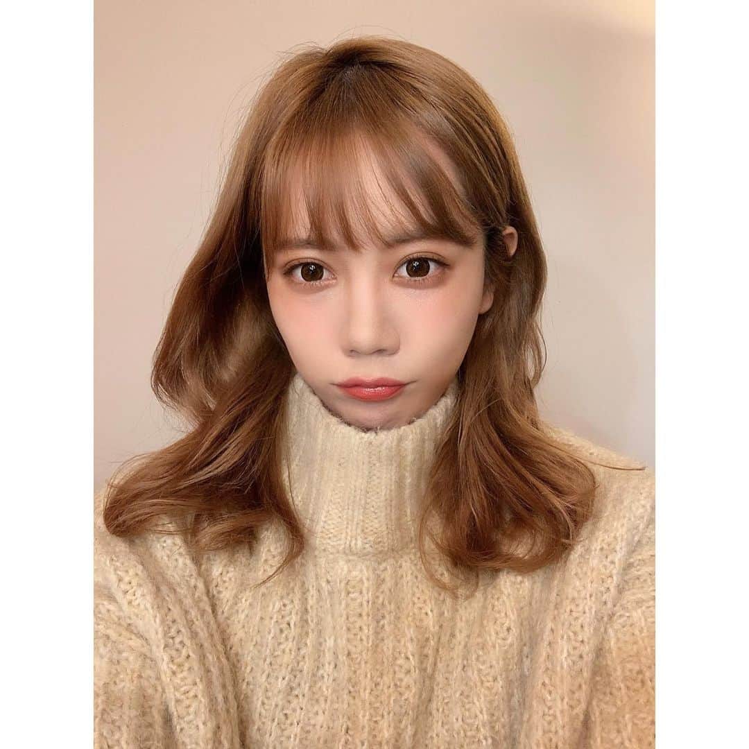 MACOのインスタグラム：「今日は自前ヘアメイクー！ NARSさまさま…🤍🤎 ネットサイン会ありがとうー♡  #hairmake #NARS」