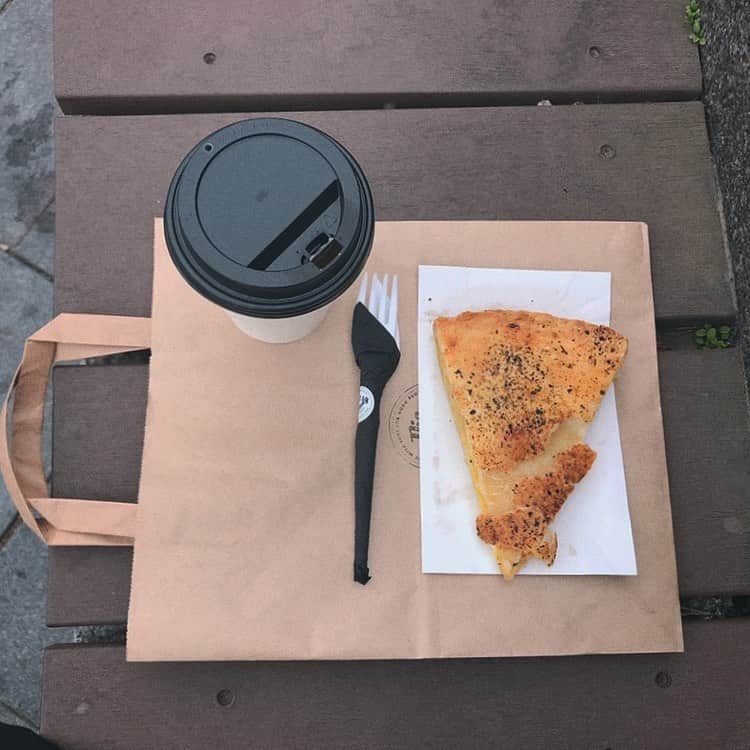 イ・ハウンのインスタグラム：「2018 블라디에서 먹은 음식들ㅜ」