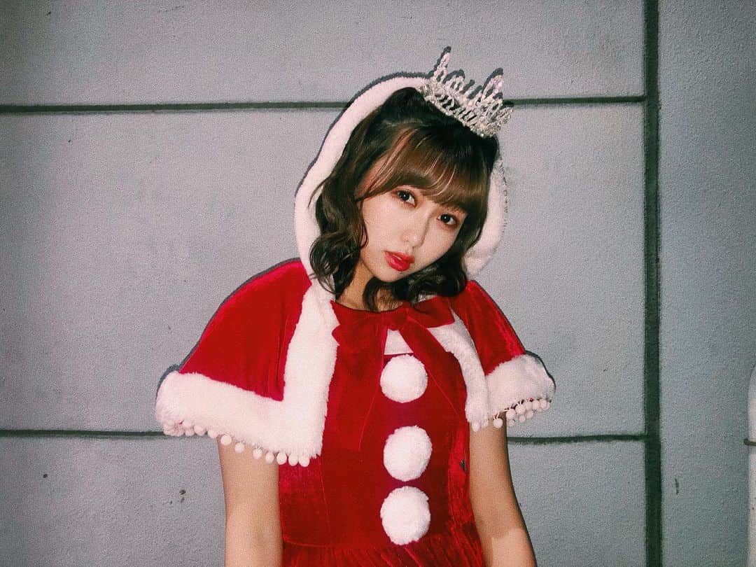 澤田桃佳のインスタグラム：「メリクリやね☺︎ . . . . #merrychristmas #christmas #merryxmas #santaclaus #xmas #サンタコス　#サンタ　#メリークリスマス #クリスマス　#クリスマスプレゼント #アイドル　#idol #放課後プリンセス」