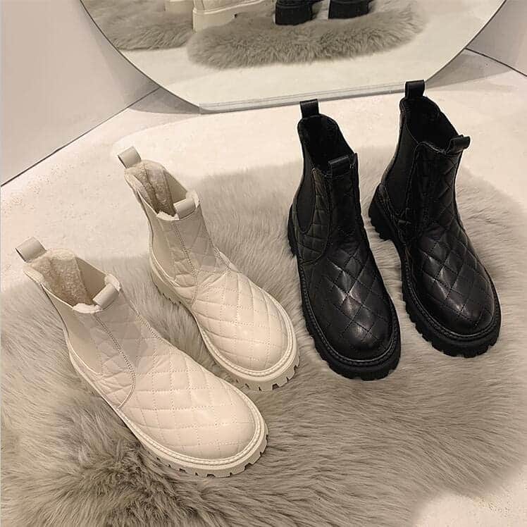 SweetHeart ショップさんのインスタグラム写真 - (SweetHeart ショップInstagram)「裏起毛 ハイカットブーツ スニーカー シューズ SHS542201  (￥3,180)  新作アイテムか 入荷  #ブーツ #太ヒール #ショートブーツ #サイドゴア #サイドゴアブーツ #冬服 #カジュアル#カジュアルコーデ#シンプル#シンプルコーデ#トレンド#ママコーデ#プチプラ#フォロー#買い物 #コーデ#ファッション#韓国ファッション#セレクト#スタイル#しまむら#gu#ジーユー#UNIQLO#ユニクロ」12月23日 23時33分 - sweetheartstore0711