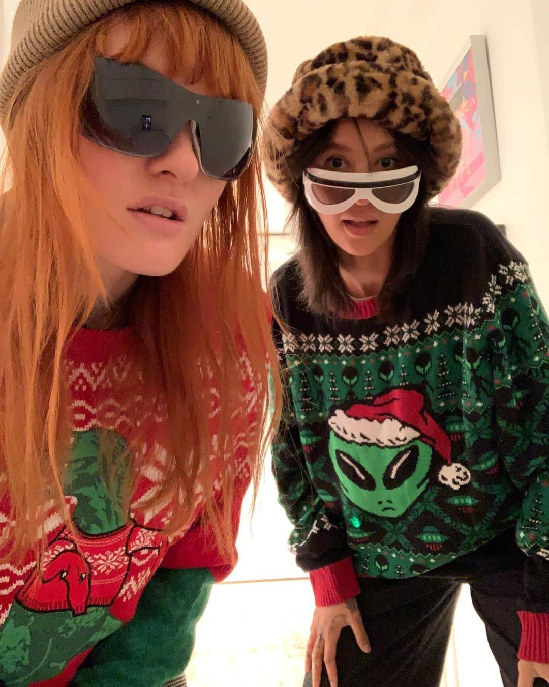 アイコナ・ポップさんのインスタグラム写真 - (アイコナ・ポップInstagram)「❤️ Merry Christmas 🎄」12月23日 23時46分 - iconapop