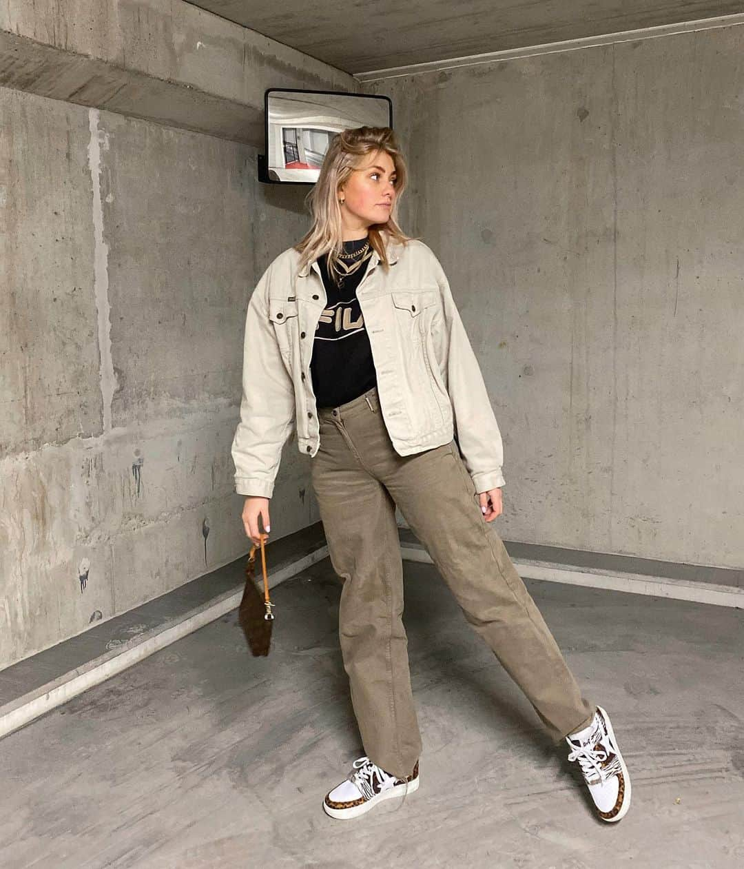 Marije Zuurveldさんのインスタグラム写真 - (Marije ZuurveldInstagram)「Pff heb je die influencers weer in de garage」12月23日 23時57分 - marijezuurveld