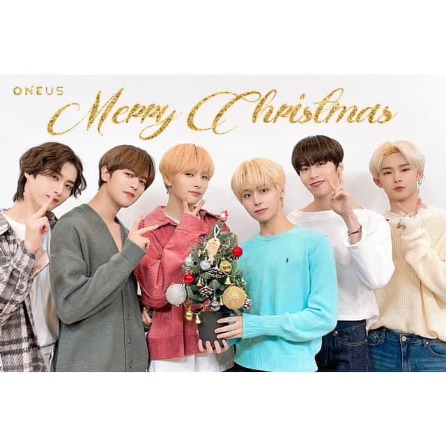 KISS Entertainmentさんのインスタグラム写真 - (KISS EntertainmentInstagram)「[#ONEUS]  Merry Christmas🎄✨♥️  TOMOON 🌙  #christmas  #クリスマス #원어스 #TOMOON #kissent」12月24日 0時02分 - kissent_official