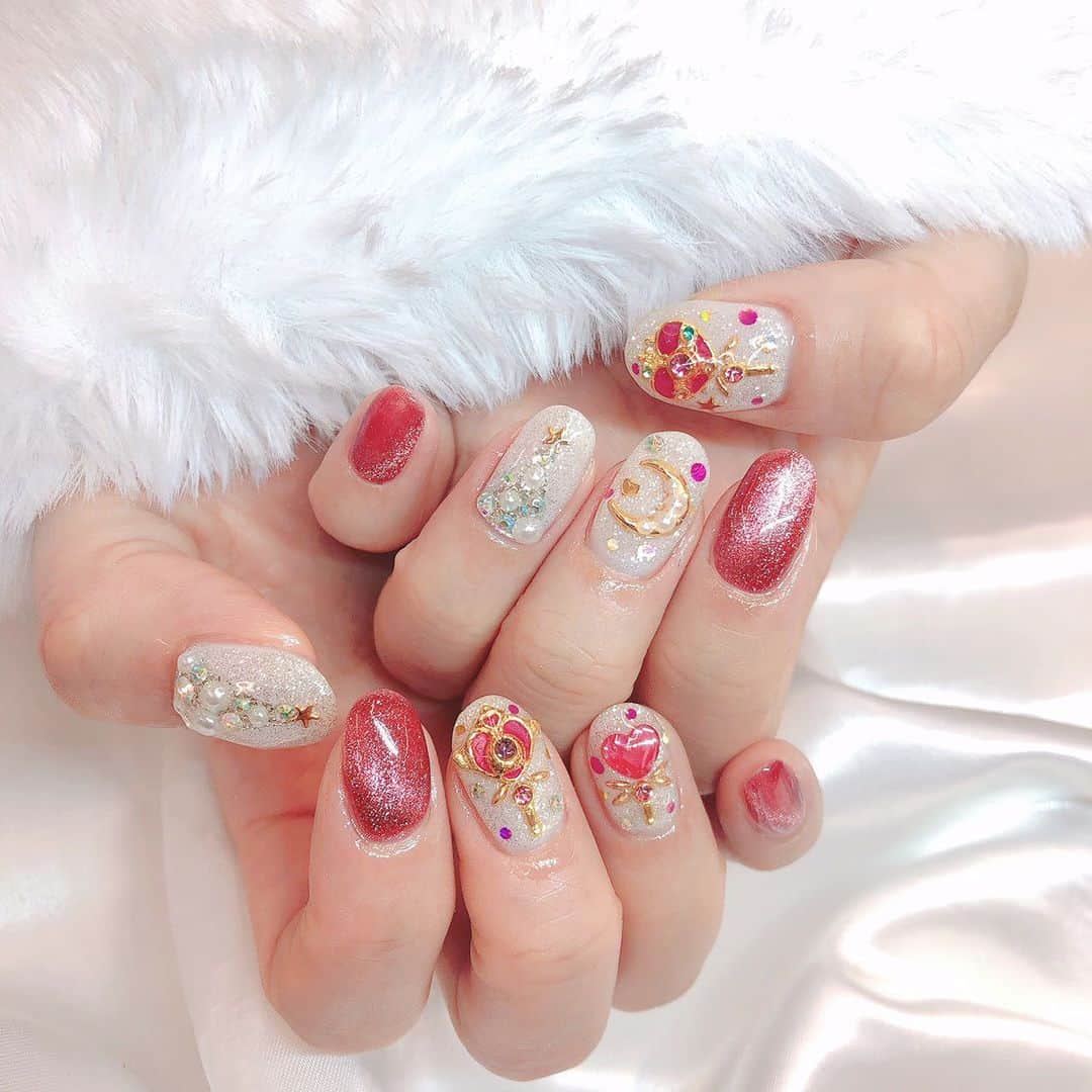 北村真姫さんのインスタグラム写真 - (北村真姫Instagram)「･ ･ ･ 今月のnail💅🏼 今回もおまかせしちゃった😊 セーラームーンとクリスマス×お正月 っていうリクエストで👼🏻💎 いつもクオリティーたかくて🙈💭💕 あ～、明日はイブだ。みんななにする？ ･ ･ ･ #nail #ネイル #セーラームーン #セーラームーンネイル #クリスマス #お正月 #💅🏼 #ネイルデザイン #インフルエンサー #フォロワー #まきてぃ #北村真姫」12月24日 0時05分 - kitamura__maki