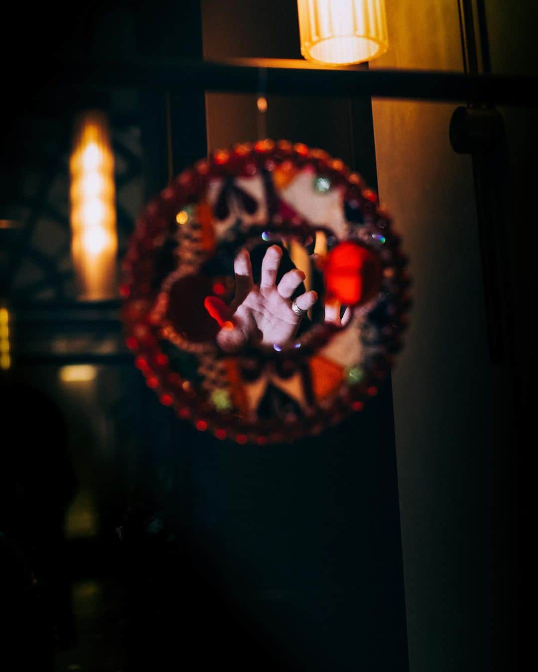 山中海輝さんのインスタグラム写真 - (山中海輝Instagram)「"Great conjunction" 新しい時代の幕開け。 土の時代から風の時代へ。 やりたい事をやりたいときに。好きな事を好きな時にやれる時代。  @kingtokyooo  さんの @kimptonshinjukutokyo で行われている展覧会のパーティースナップの撮影を担当させていただきました。  「GREAT CONJUNCTION展」は2020年12月22日～2021年1月8日に開催していますのでぜひ足を運んでKINGさんの世界を身体全体で感じてみてください。」12月24日 0時11分 - kaikiyamanaka