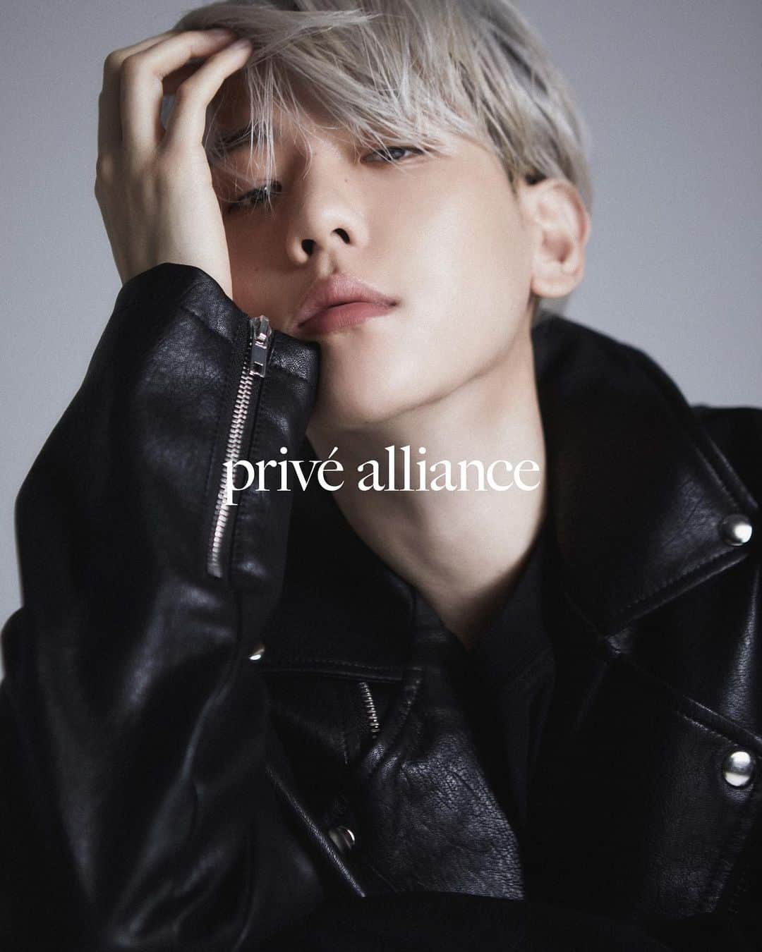 ベクヒョンさんのインスタグラム写真 - (ベクヒョンInstagram)「이게 그 일하고 온다는 날!  #privealliance #광고」12月24日 0時19分 - baekhyunee_exo
