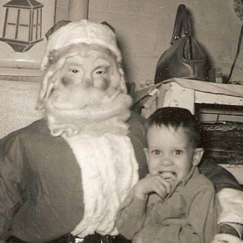 ロブ・ゾンビのインスタグラム：「Attention comedy geniuses! Please caption this Christmas joy. 🎅⛄️☠️👍🏼」