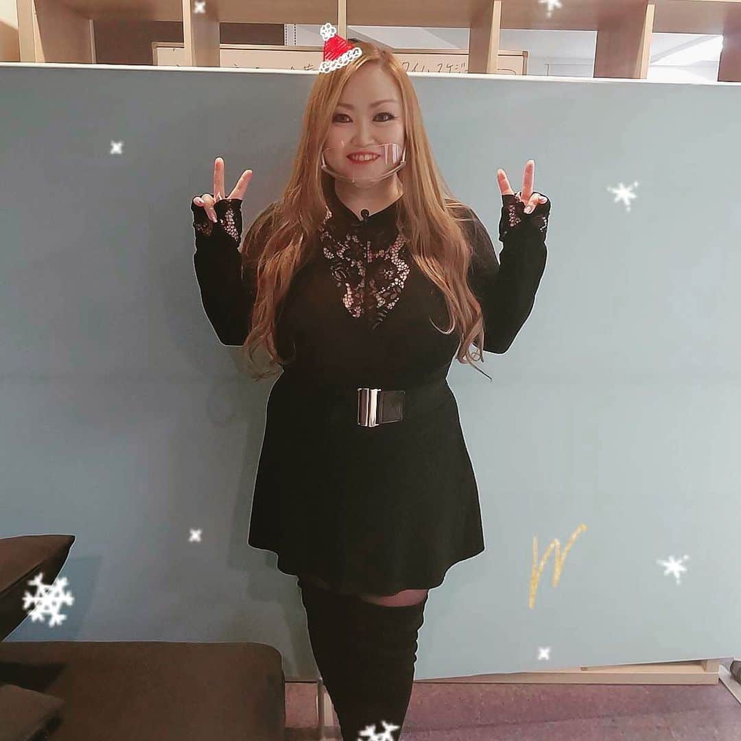 有奈めぐみさんのインスタグラム写真 - (有奈めぐみInstagram)「メリークリスマス #av #風俗嬢 #熟女 #42歳  #クリスマスイブ」12月24日 0時22分 - arina_megu