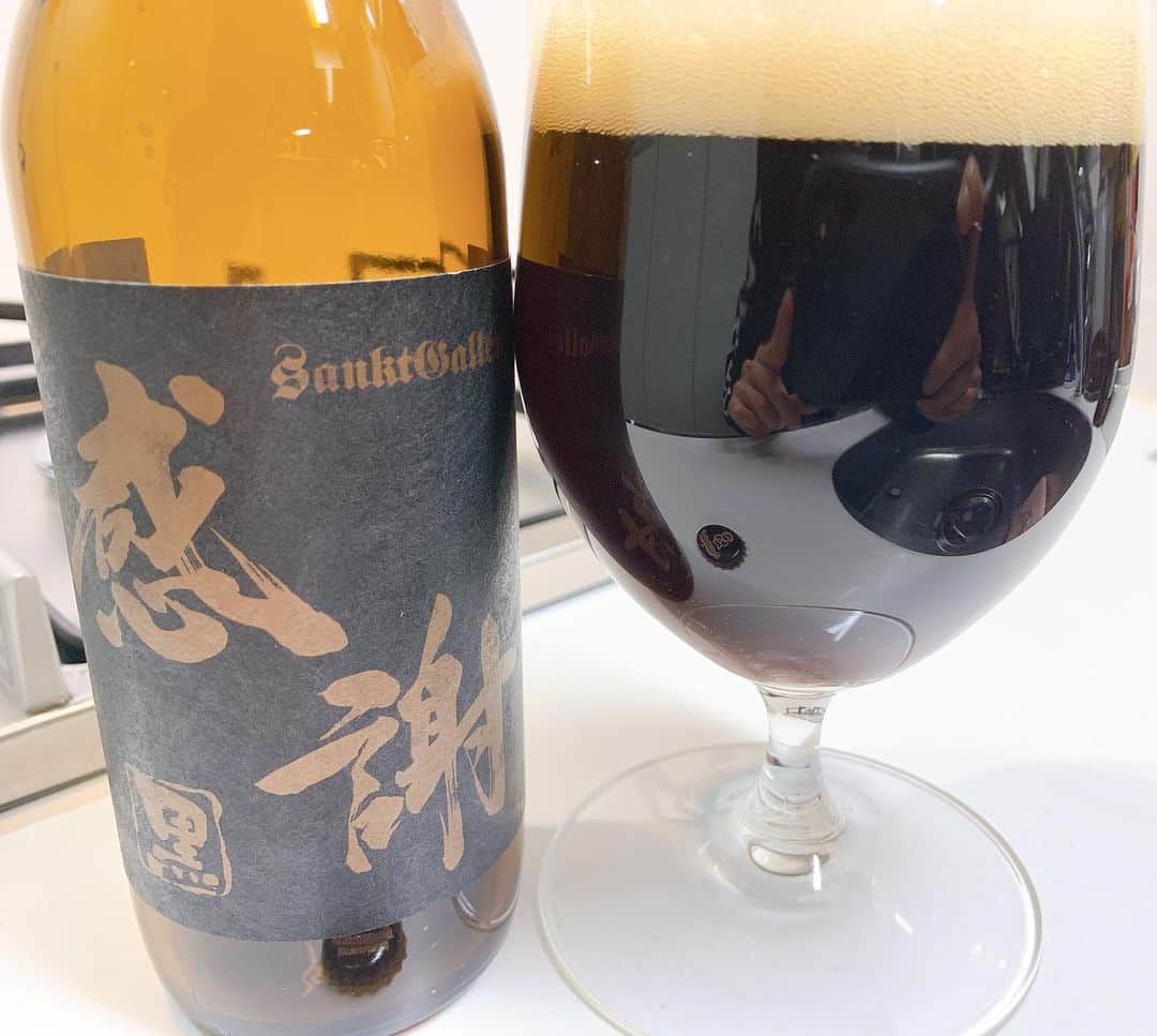 北川尚弥のインスタグラム：「かんぱーい🍺 久しぶりの更新になってしまいました。 今日は感謝の黒。 疲れた身体に染み渡るね〜 そしてグラスの反射がすごい！！  #頑張った自分にご褒美ール #感謝　黒」