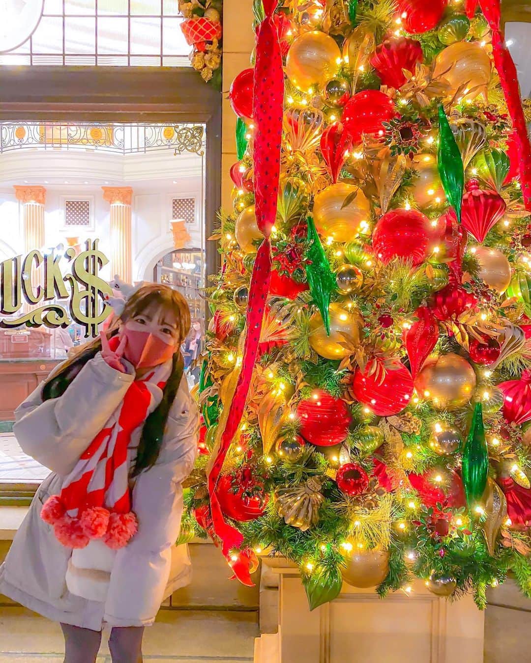羽咲みはるさんのインスタグラム写真 - (羽咲みはるInstagram)「クリスマスイブ🎄💞💞 可愛いまくだっくツリーの昼と夜☺️💞 この前行ったとき💓  #メリークリスマス」12月24日 0時51分 - miharu_usa