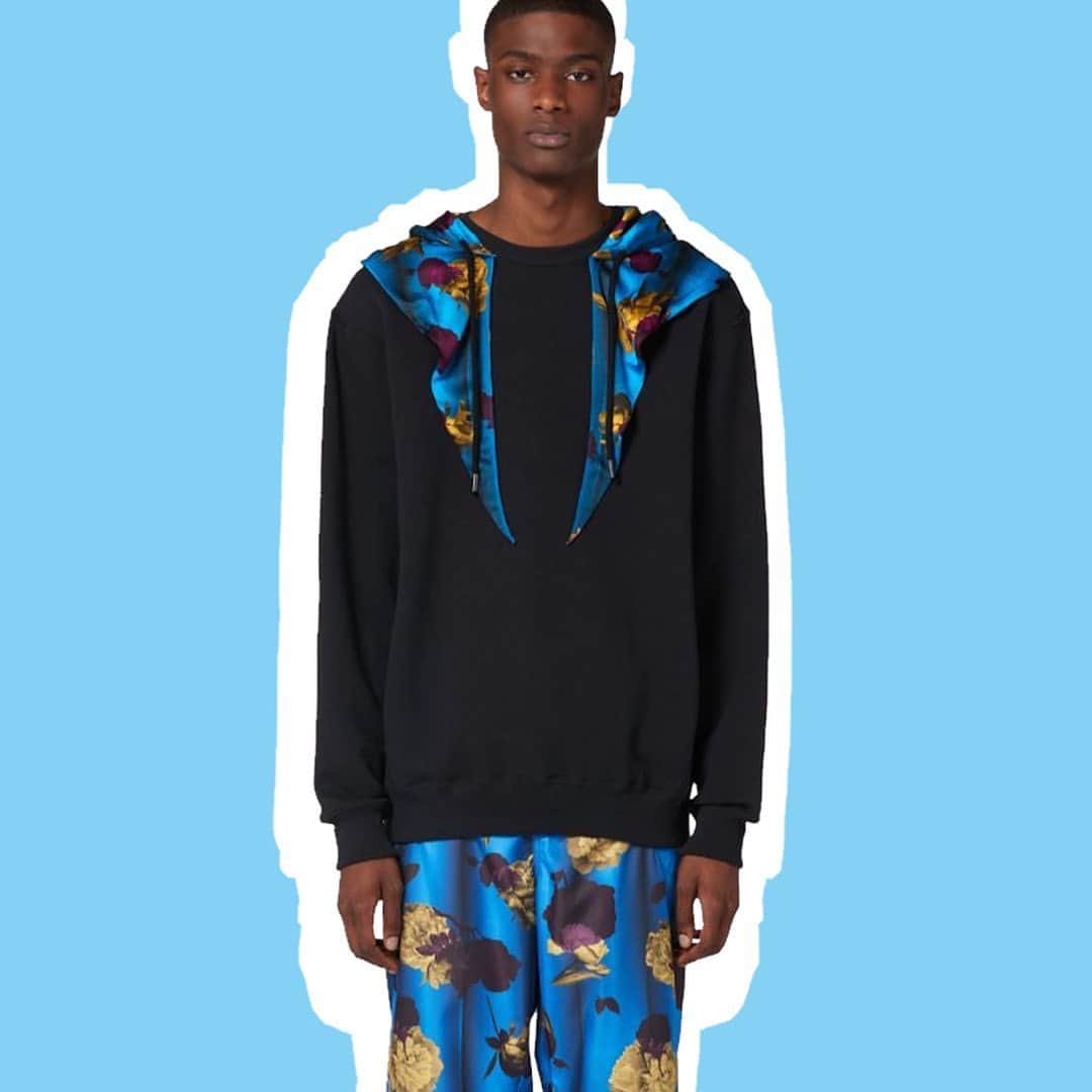 オープニングセレモニーのインスタグラム：「Scarf Hoodie, a style presented in our first collection, now updated with two different color & print combinations 🌼🐅   openingceremony.com」