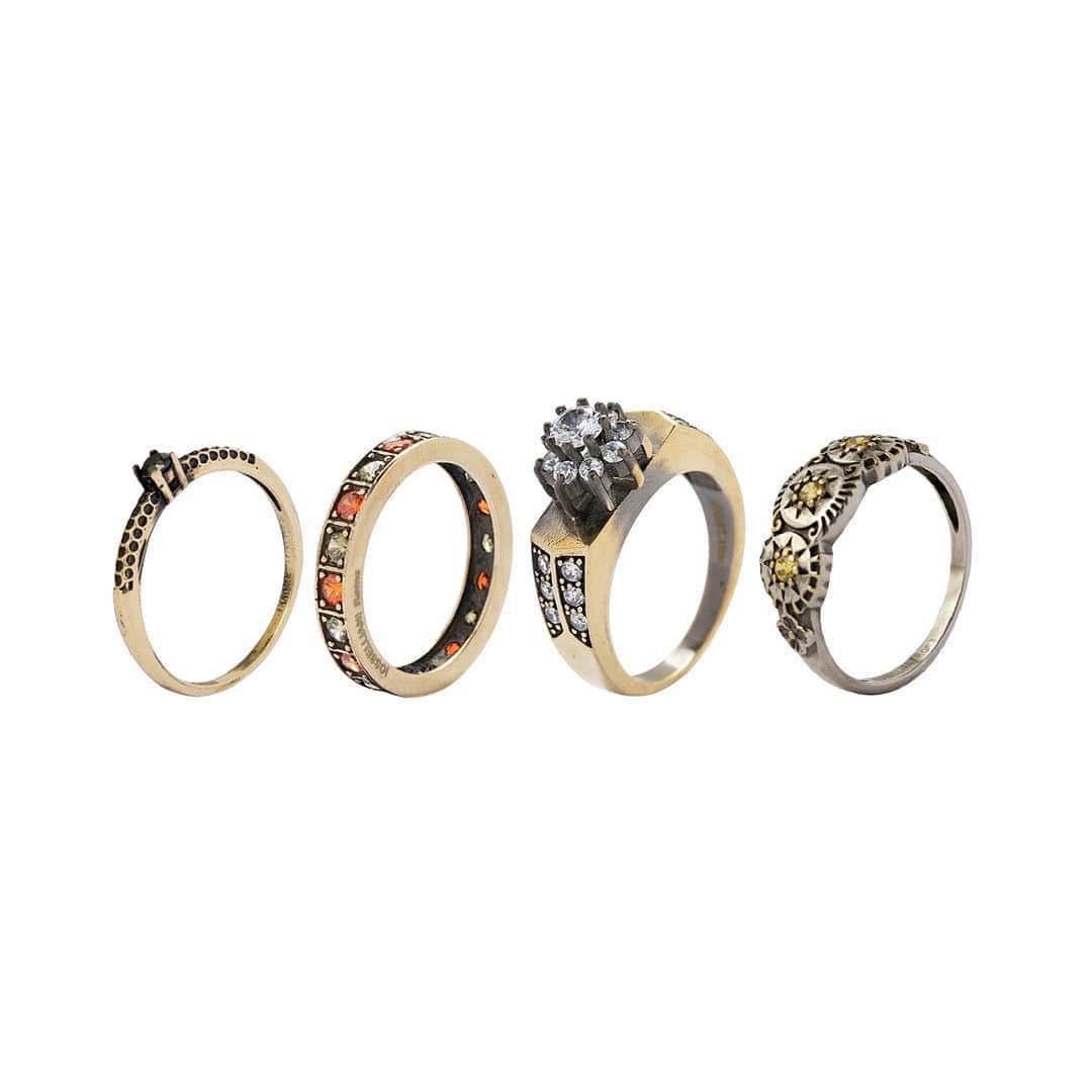 のインスタグラム：「Club africana ring set. 4 rings with mixed gold plating, multicolor #zircons. Rings can be worn as stacked or each on its own   #iosselliani #iossellianijewelry #iossellianicollections #clubafricana   #handmadejewelry #fashionjewelry #madeinitaly」