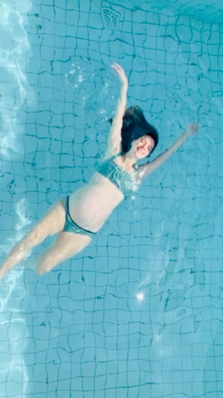 ナタリア・ディルのインスタグラム：「Aproveitei o solzão do final de semana pra umas fotos! Curtiram? #VemEva 💦」