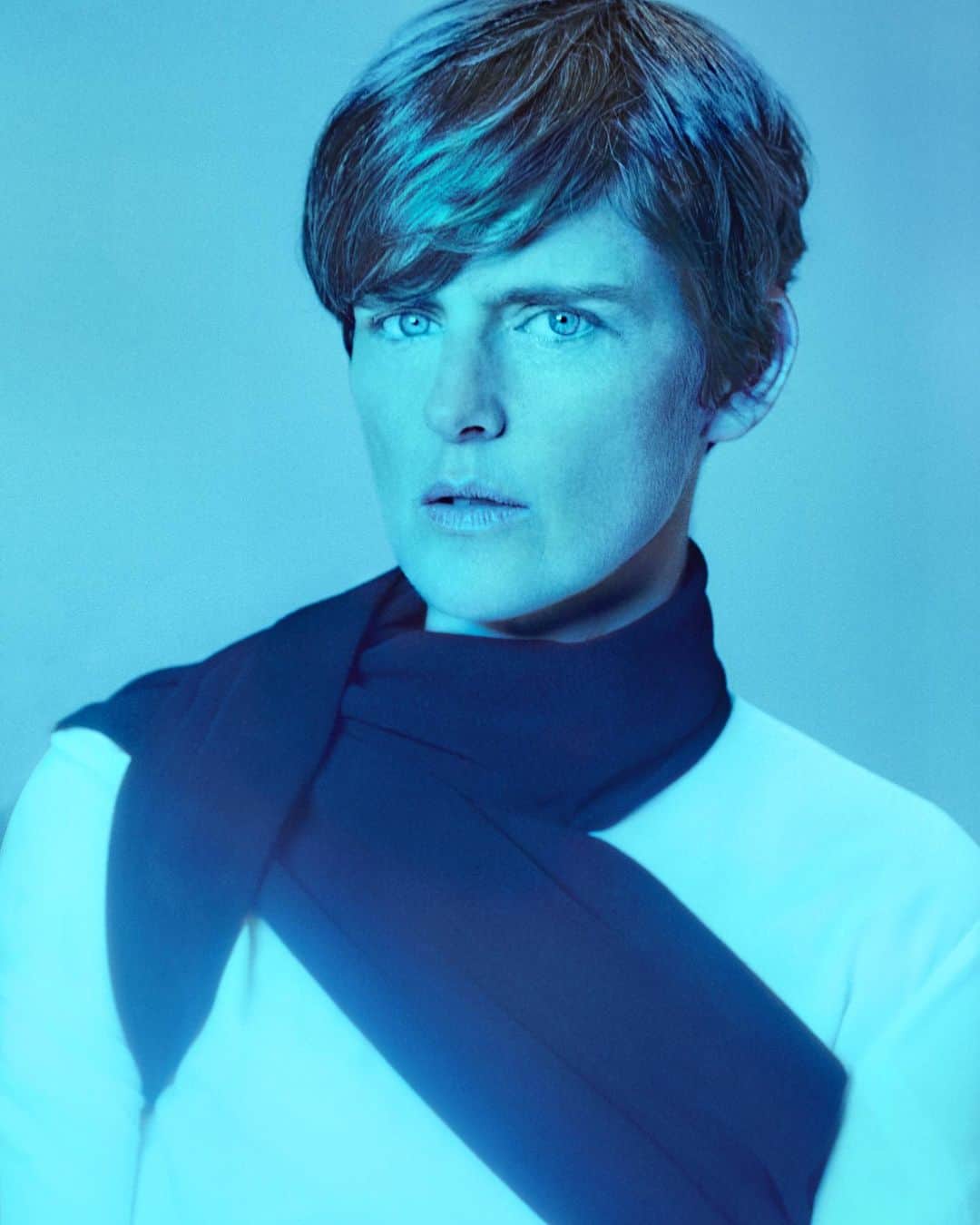 プロエンザスクーラーのインスタグラム：「Stella Tennant. Forever the most iconic 🖤 It was an honor and joy to work with you. Rest In Peace sweet friend.  J+L Photographed by @harleyweir for Proenza Schouler FW17」