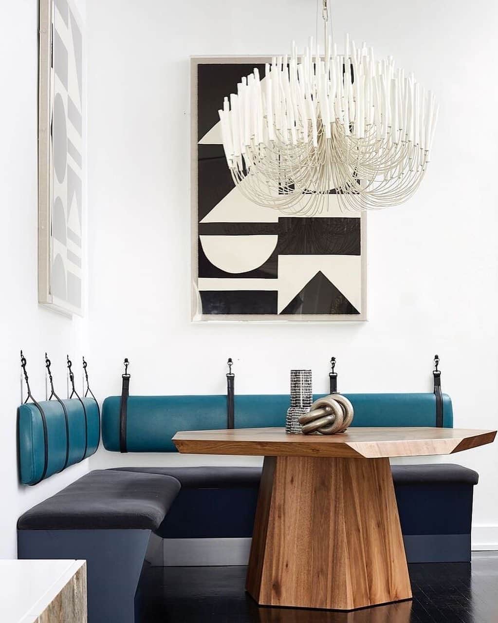 Homepolishのインスタグラム：「Always remember to fasten your seat belts. Interior design by @widellboschetti Photo by @brianwetzelphoto」