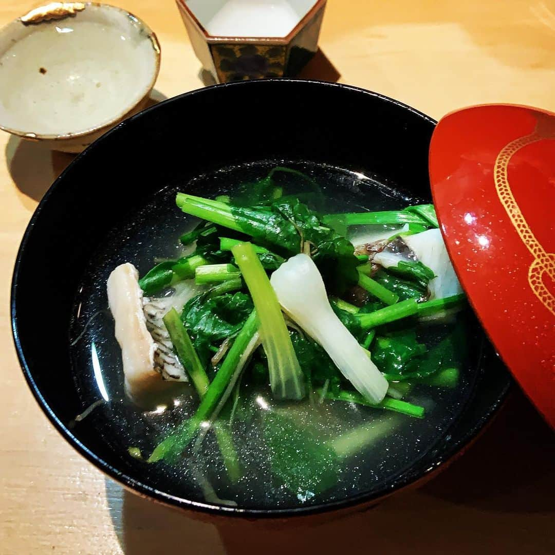 志摩有子さんのインスタグラム写真 - (志摩有子Instagram)「お料理ももちろん素晴らしい。 〆は香箱蟹のごはん！外子と内子、蟹肉のトリプル使いで旨みたっぷり。」12月24日 1時32分 - ariko418