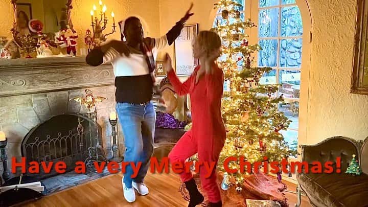 ステイシー・ハイダックのインスタグラム：「Tony @lounginwithtony and I want to wish you all a Holly, Jolly Christmas!!🎄❄️❤️ Wishing you a safe, happy and healthy Holiday!!! L&L xoxo🥂❤️🥰  #christmas #dance #happyholidays #merrychristmas」