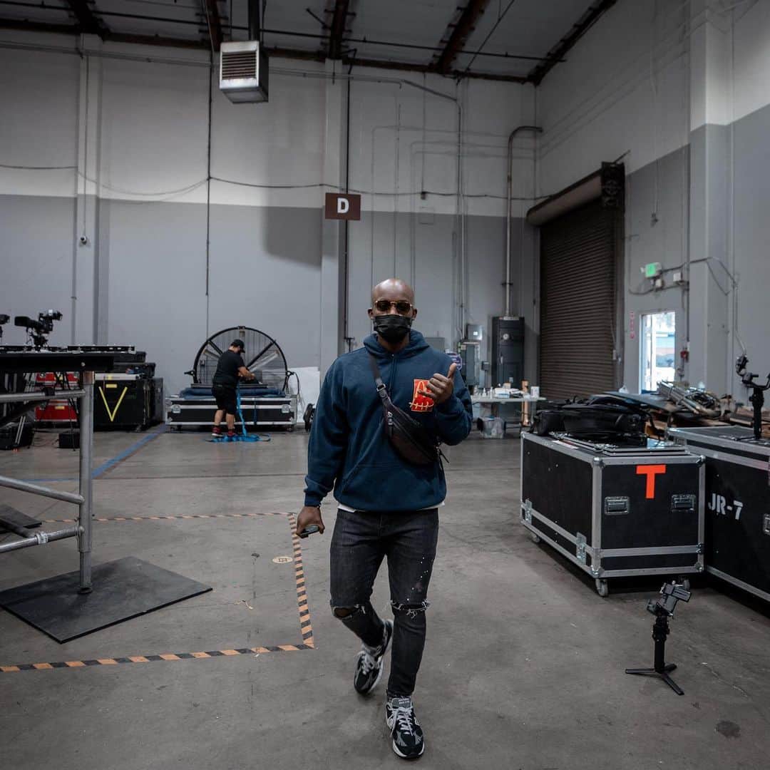 テイラー・ジェームスのインスタグラム：「🤙🏾🤙🏾🤙🏾  📸: @evanpaterakis」