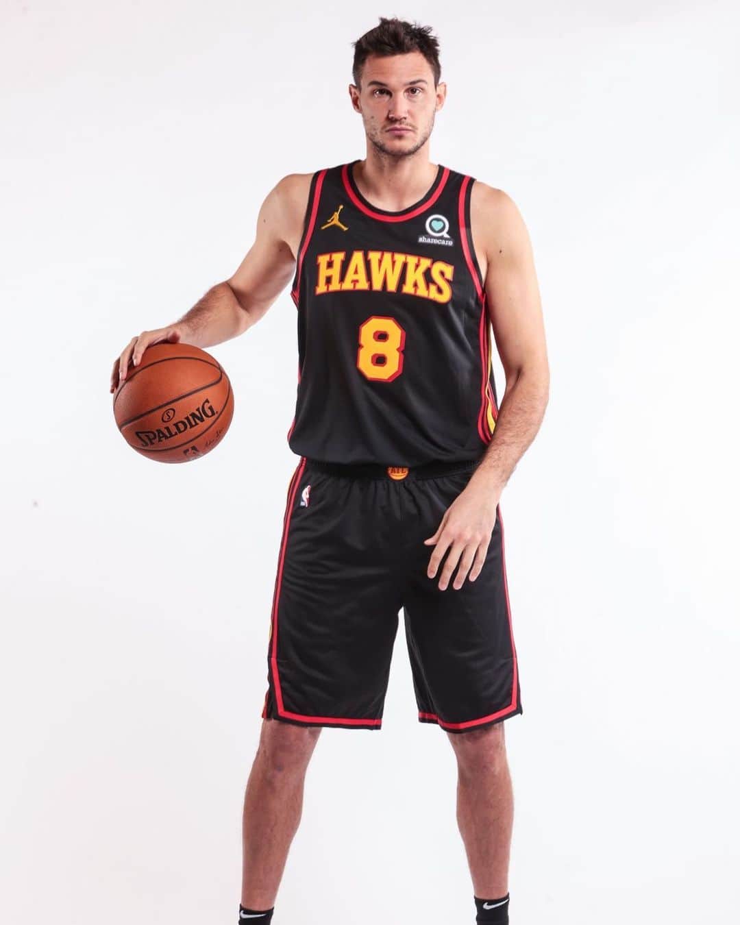 ダニーロ・ガリナリのインスタグラム：「😎⛹️‍♂️ Let the ball bounce back!  #TrueToAtlanta #NBAStart」
