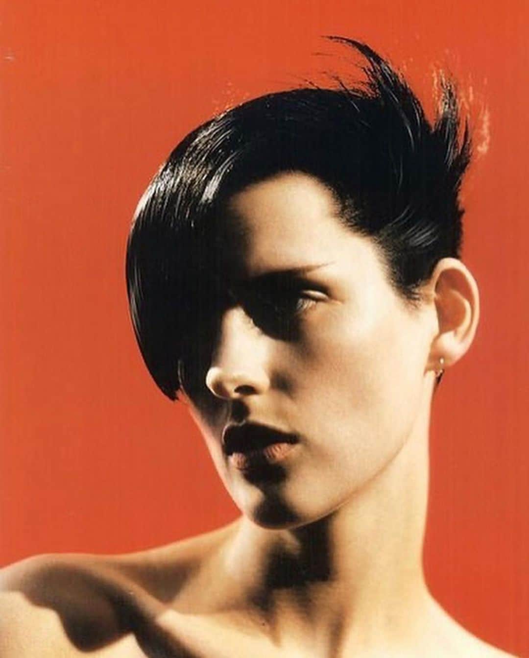 クリスヴァンアッシュのインスタグラム：「FOREVER AN INSPIRATION 🖤 STELLA TENNANT  #stellatennant」