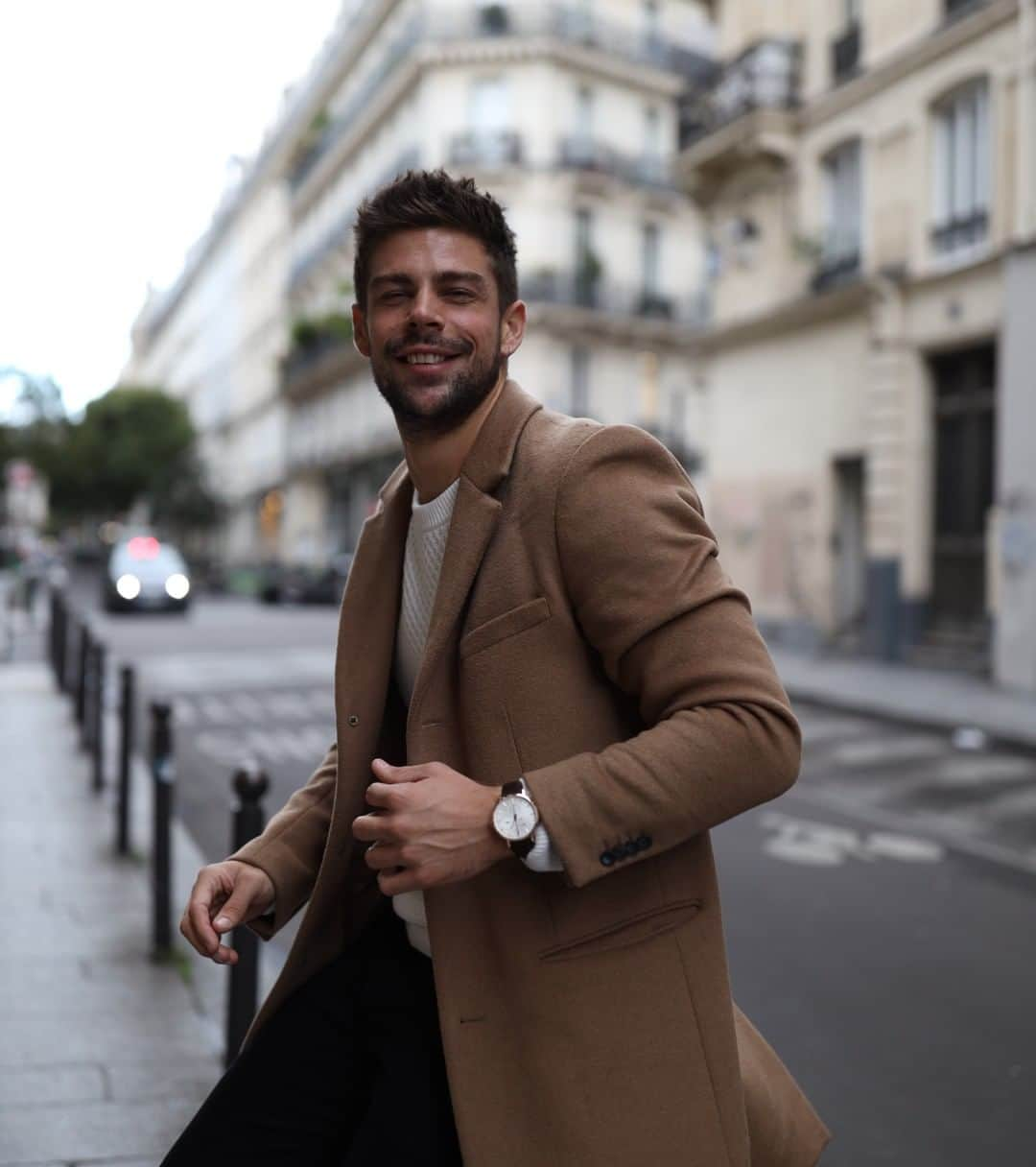 ピエールラニエさんのインスタグラム写真 - (ピエールラニエInstagram)「🇫🇷 Idée de look de fêtes N°4 : le manteau long couleur camel. Un intemporel indispensable !  🇬🇧 Outfit idea Nr. 4 : camel color is a must-have !  #outfitinspiration  #watchaddict #christmasoutfit」12月24日 2時00分 - pierre_lannier