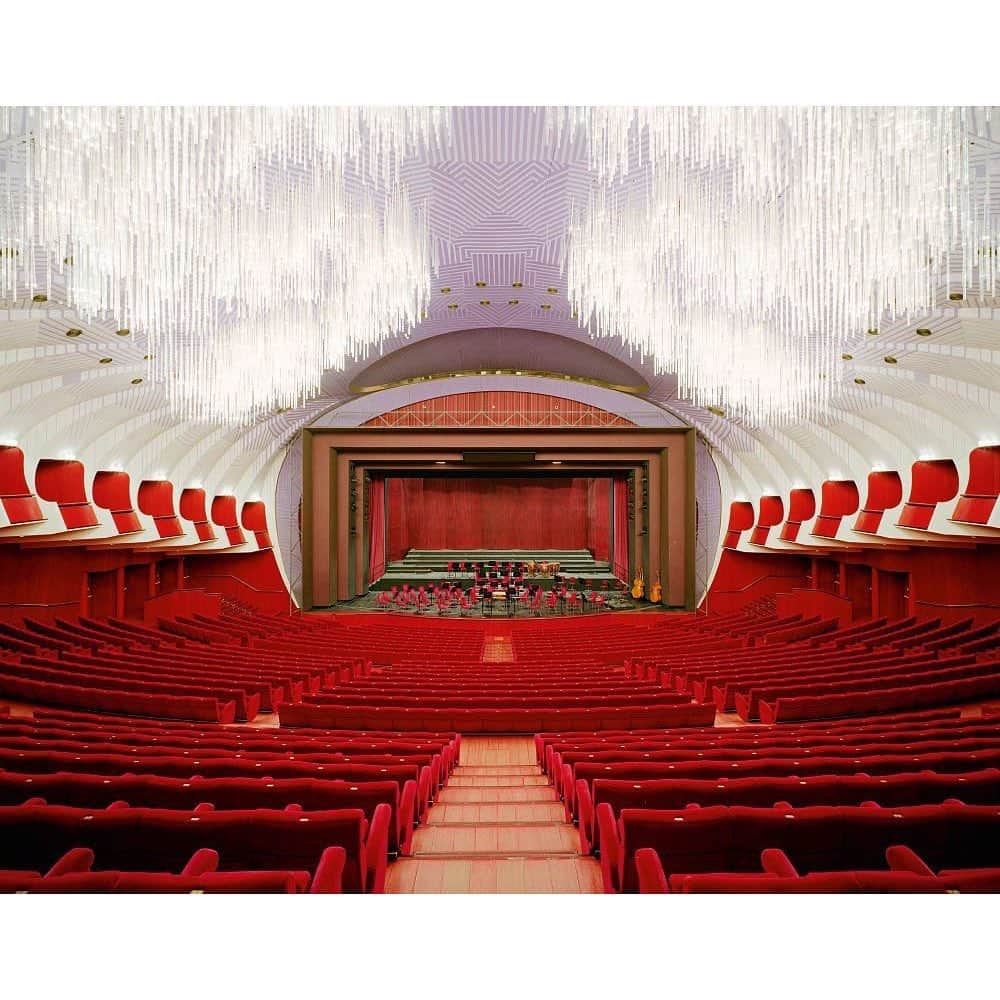 アダムのインスタグラム：「Teatro Regio, Turin, Italy.⁠」
