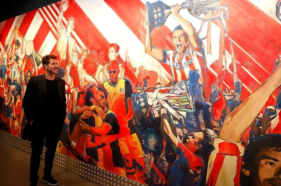 ディエゴ・シメオネのインスタグラム：「9 años como entrenador del @atleticodemadrid. Hermosos momentos vividos, grandes desafíos por vivir.  ORGULLOSO Y AGRADECIDO.  9 years as head coach of Atleti. Have experienced some fantastic moments and great challenges still to come.  Proud and thankful.  #AúpaAtleti」