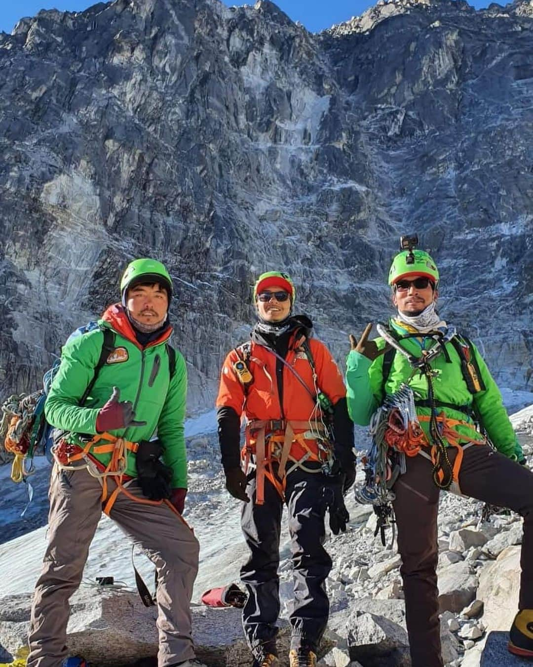 コンラッド・アンカーのインスタグラム：「Congratulations to @pemba_sharwa @urkensherpa171 and @lhakpagyaljen on the first ascent of Luza Peak in the Khumbu Himal. Great to see this team climb a peak that has cultural significance to their community. The route looks to be a classic.   The global pandemic has severely affected tourism in Nepal. That these there young men are out there climbing is a reflection for the passion they  have for climbing.   #nepaliascent #sherpa   @khumbuclimbingcenter  @xtreme_climbers」