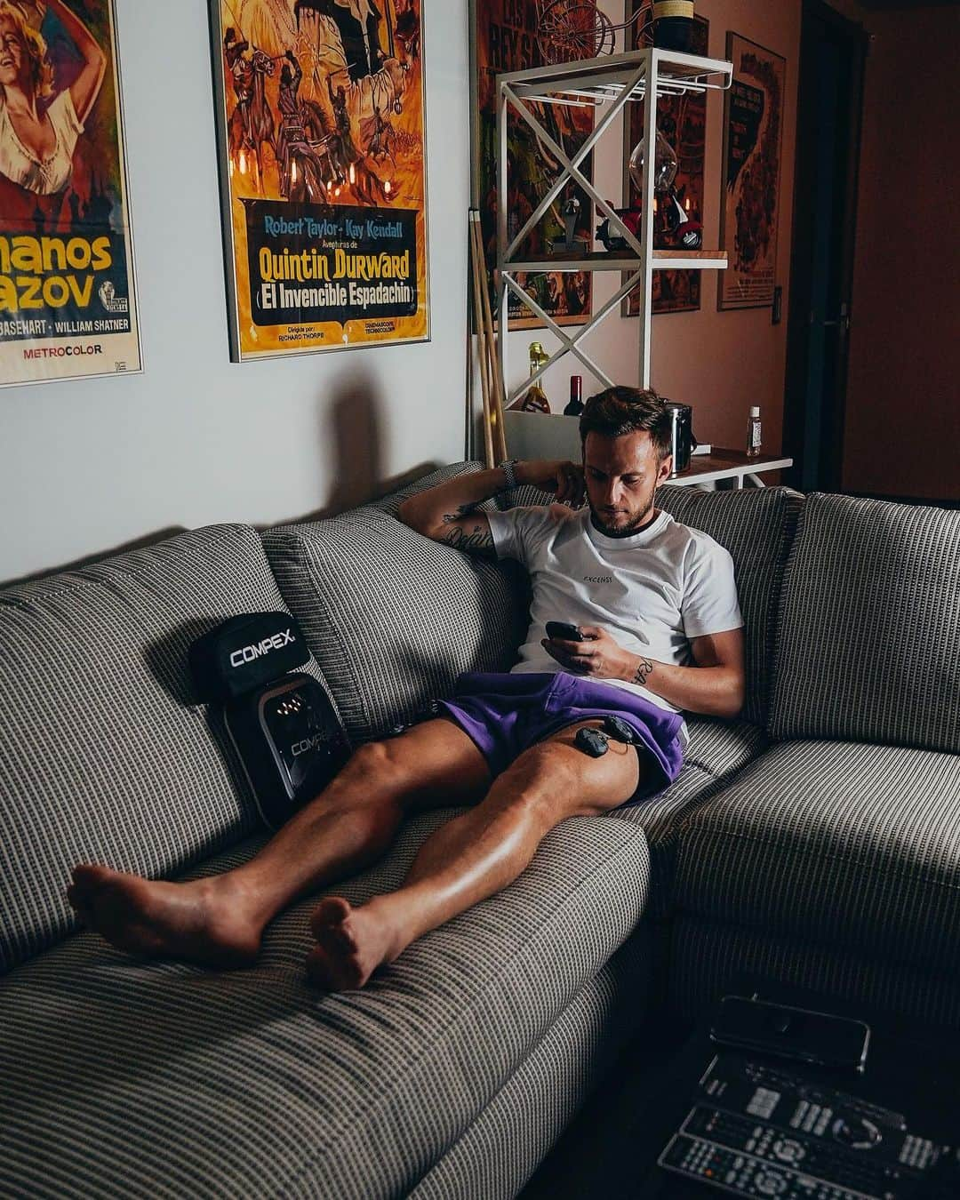 イヴァン・ラキティッチさんのインスタグラム写真 - (イヴァン・ラキティッチInstagram)「Time to relax and recover from yesterday’s game! 💪🏻😜 #compex #compexspain @compexspain」12月24日 2時41分 - ivanrakitic