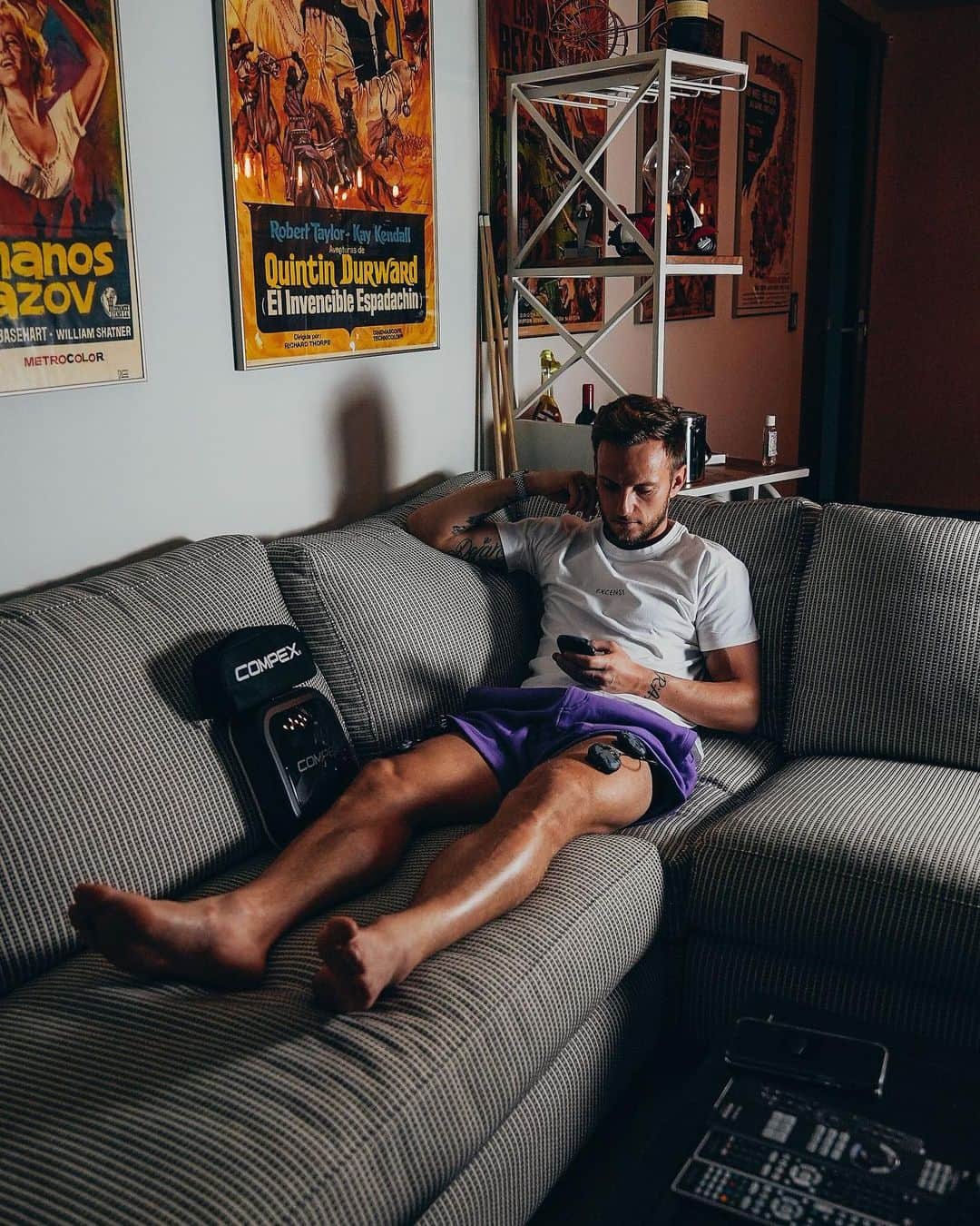 イヴァン・ラキティッチのインスタグラム：「Time to relax and recover from yesterday’s game! 💪🏻😜 #compex #compexspain @compexspain」