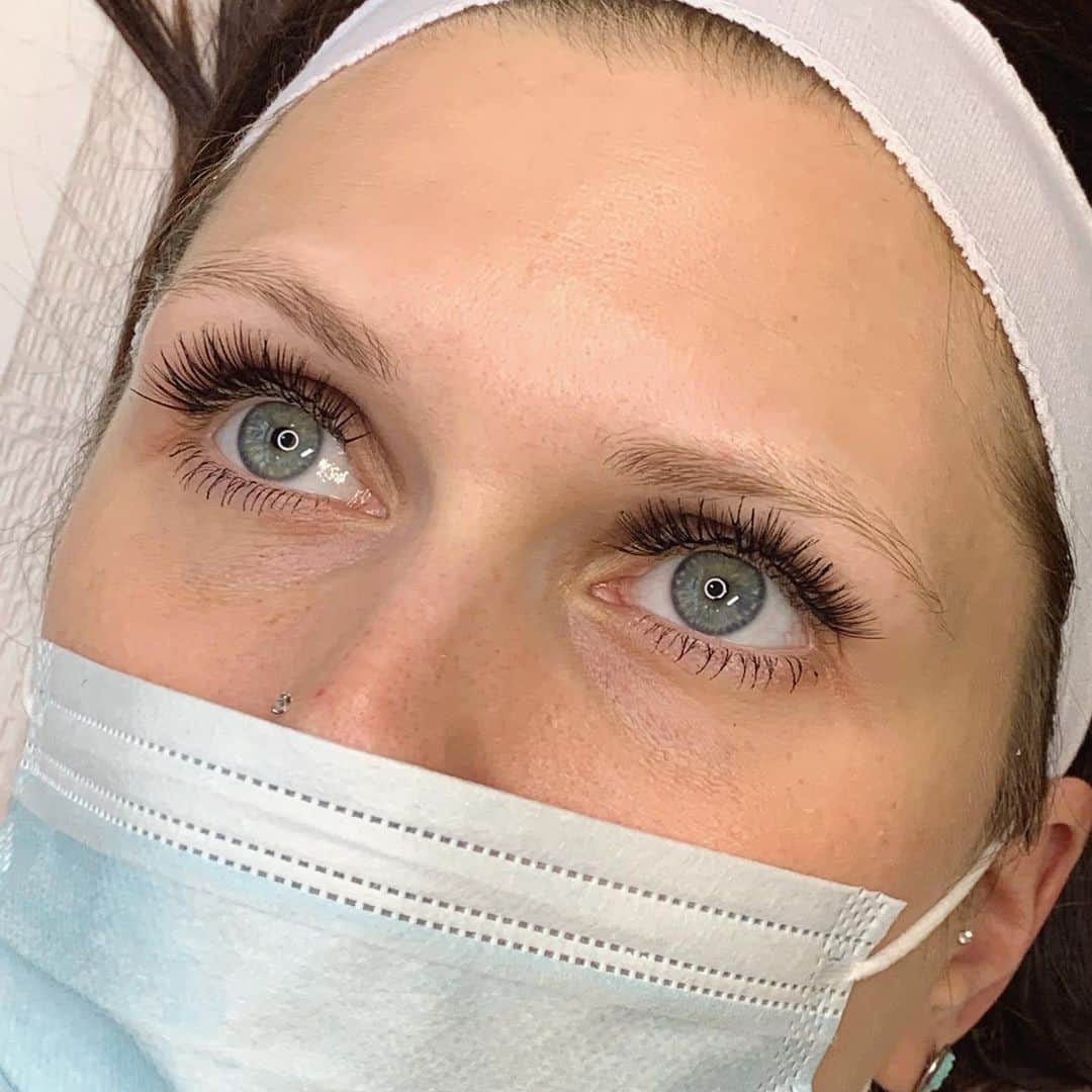 Haley Wightさんのインスタグラム写真 - (Haley WightInstagram)「😍😍😍  Interested in getting Microblading by me? Just call the studio at (971)337-5401 or visit our website at studiomeraki.net 😊 . . #microblading #cosmetictattoo #brows #eyebrows #portland #oregon #microbladedeyebrows #microbladed #meraki #ombrebrows #microblade #portlandmicroblade #portlandmicroblading #oregonmicroblade #oregonmicroblading」12月24日 2時42分 - cosmobyhaley