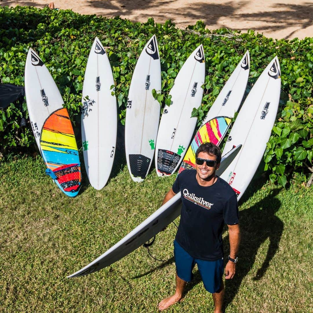 ジェレミー・フローレスのインスタグラム：「Thankful for having @jsindustries1 in my corner making me the best boards 👊🏼. . 📷: @badboyryry_ // @quiksilver @fcs_surf」