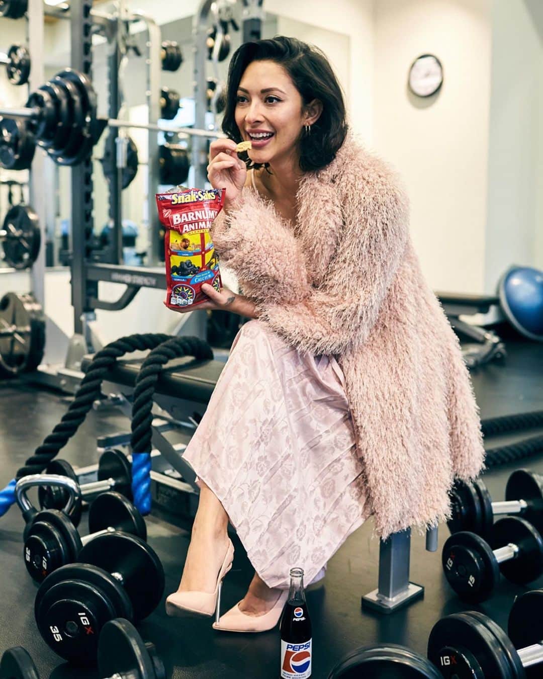 ジョーディン・テイラーのインスタグラム：「They say “Abs are made in the kitchen”.... or something like that」
