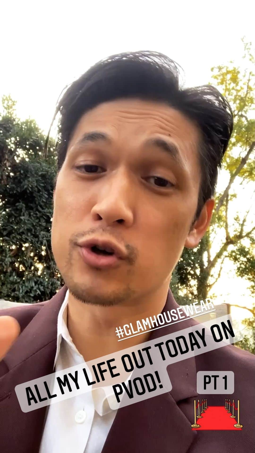 ハリー・シャム・ジュニアのインスタグラム：「We didn’t get a traditional premiere for the movie but @jessica_rothe and I thought to celebrate everyone’s hard work from a distance. We had that #glamhousewear and zoom appropriate outfit ready 🤣 #allmylifemovie Pt. 1」