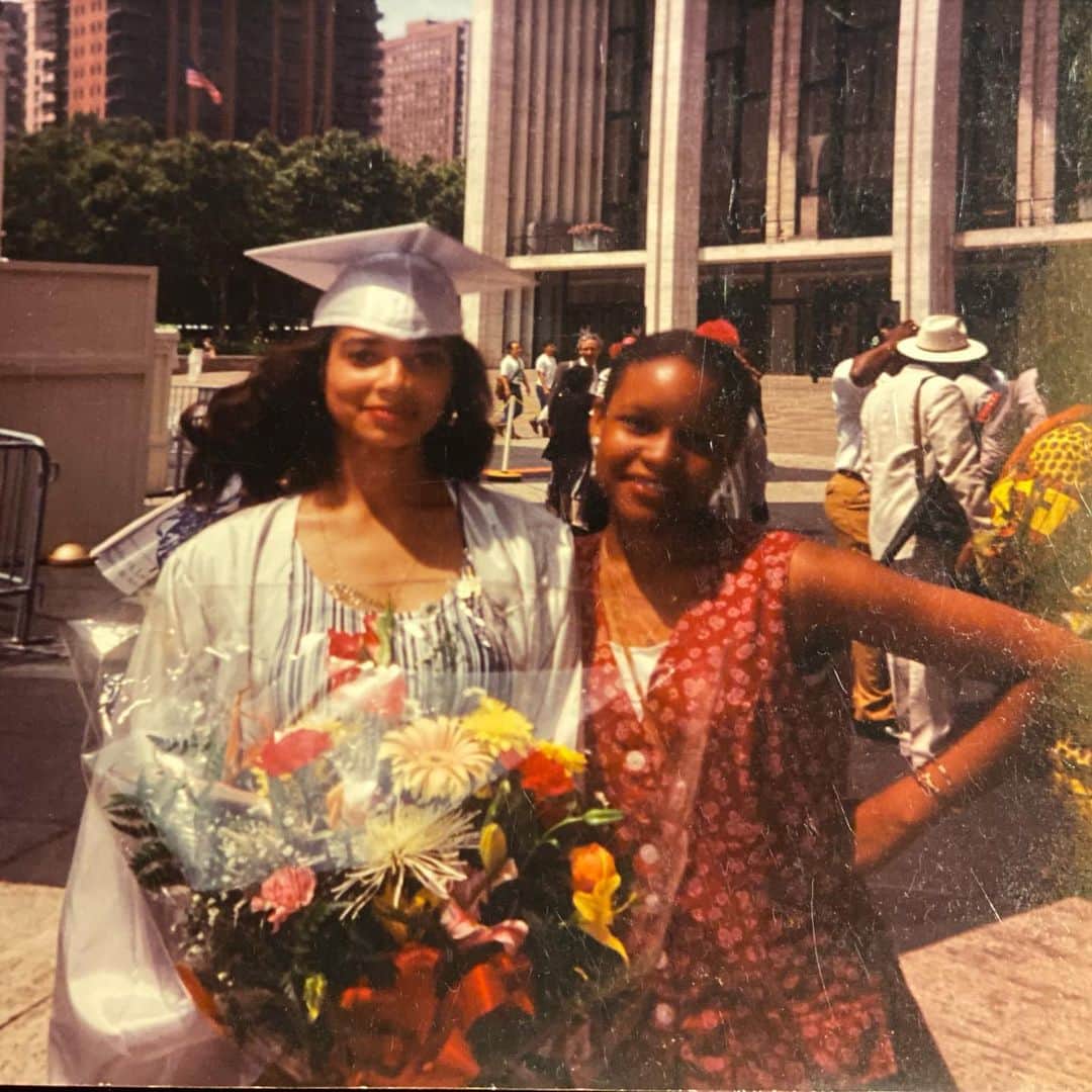 ロッチェル・エイツさんのインスタグラム写真 - (ロッチェル・エイツInstagram)「We’ve been rolling together since the second grade! ♥️Happy Birthday @danashani.99!! ♥️Thank you for always being there for me and for your loved ones! You are such a loving, selfless person. I’m grateful for you! Wishing you continued blessings! 🙏🏽♥️🎊💋🎉😘」12月24日 3時26分 - rochelleaytes4real