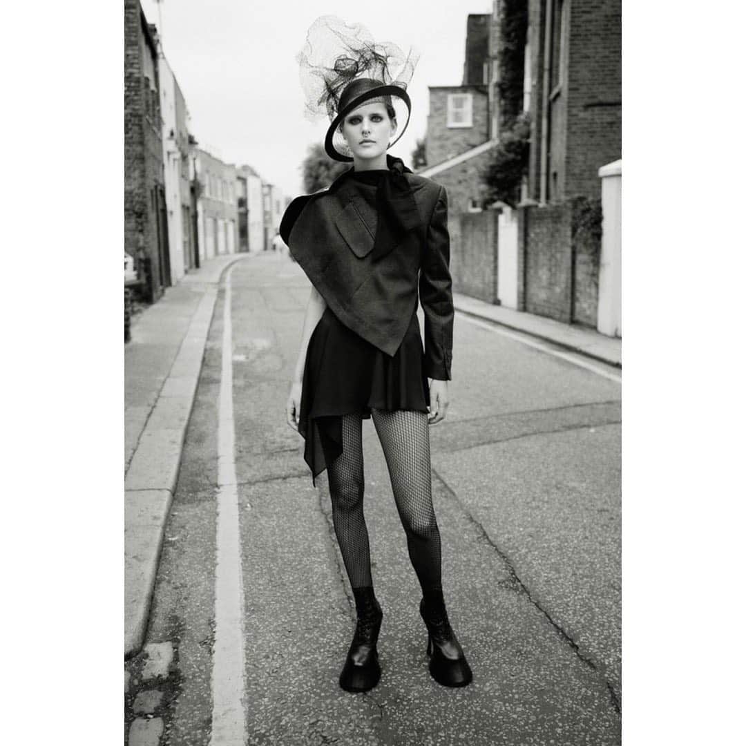 フィリップトレーシーさんのインスタグラム写真 - (フィリップトレーシーInstagram)「RIP dear Stella.  This is her first shoot for Vogue, by Steven Meisel and styled by Isabella.」12月24日 3時36分 - philiptreacy