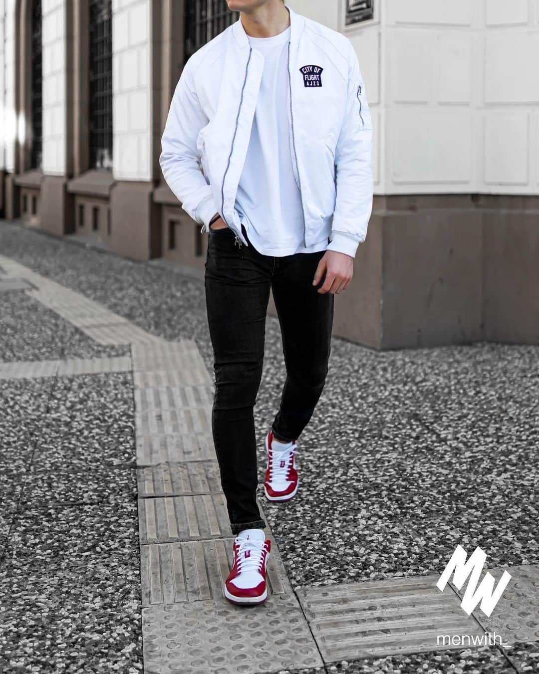 Men Withのインスタグラム：「Very nice photo of our dear friend @beraterdemm 👌🏽 #menwithstreetstyle」