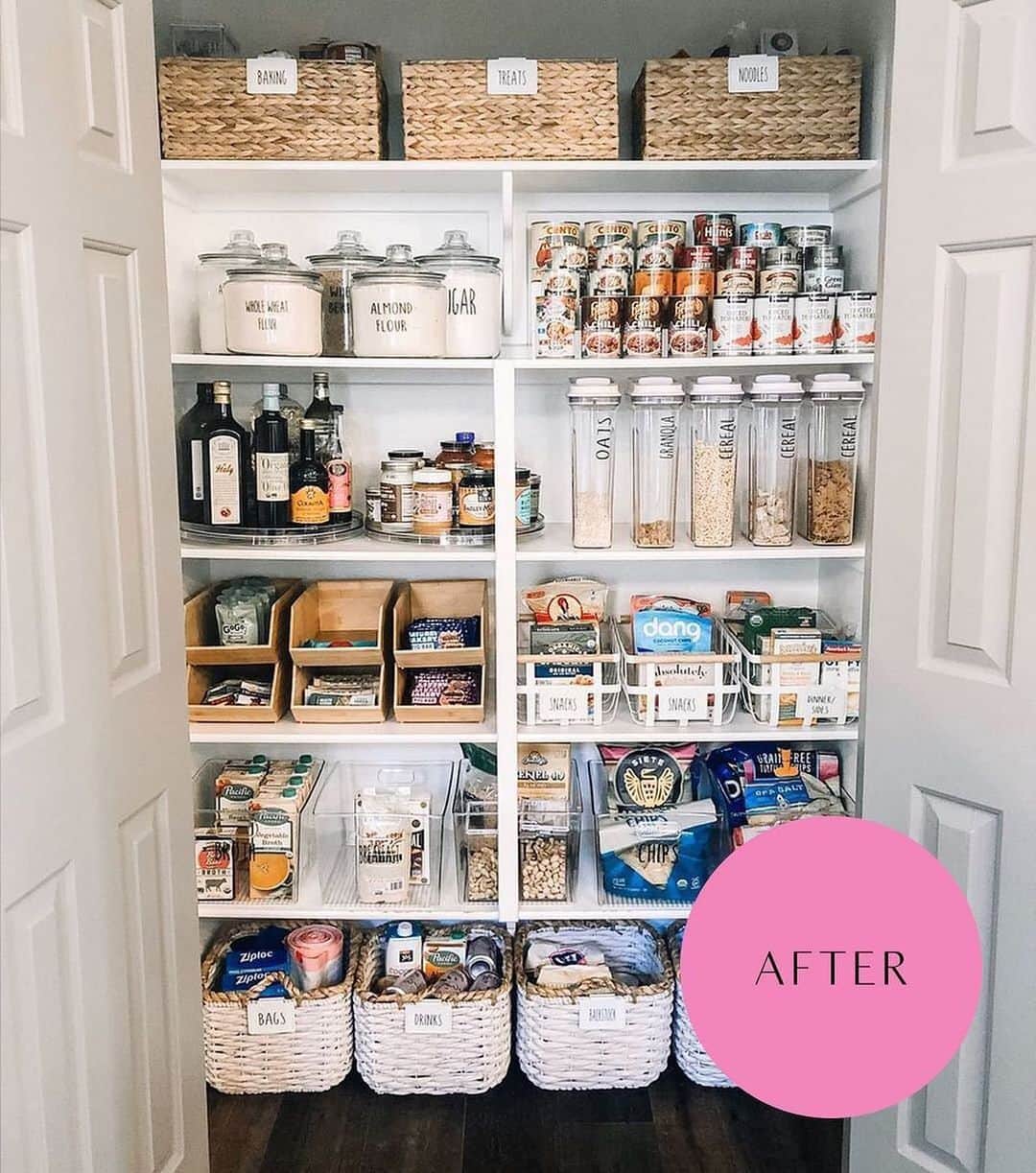 近藤麻理恵のインスタグラム：「It’s been an incredible year of tidy transformations, but these three really stood out! 🏆 Which one was your favorite? Here’s to more tidying in 2021! Photos by @theprettypeacefulhome, @hellohappyhome and @cleanlinesorganizinganddesign.」
