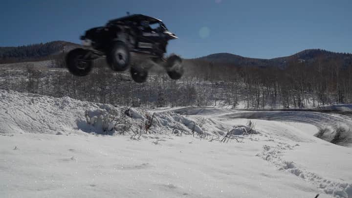 ケン・ブロックのインスタグラム：「Mix one part @CanAmOffRoad Maverick X3, add four parts @ToyoTires wrapped around my signature @FuelOffRoad wheels, and sprinkle a dash of fresh snow on my new moto track at our ranch… and we’ve got a recipe for good times! #snowslayer #CanAmMaverickX3」