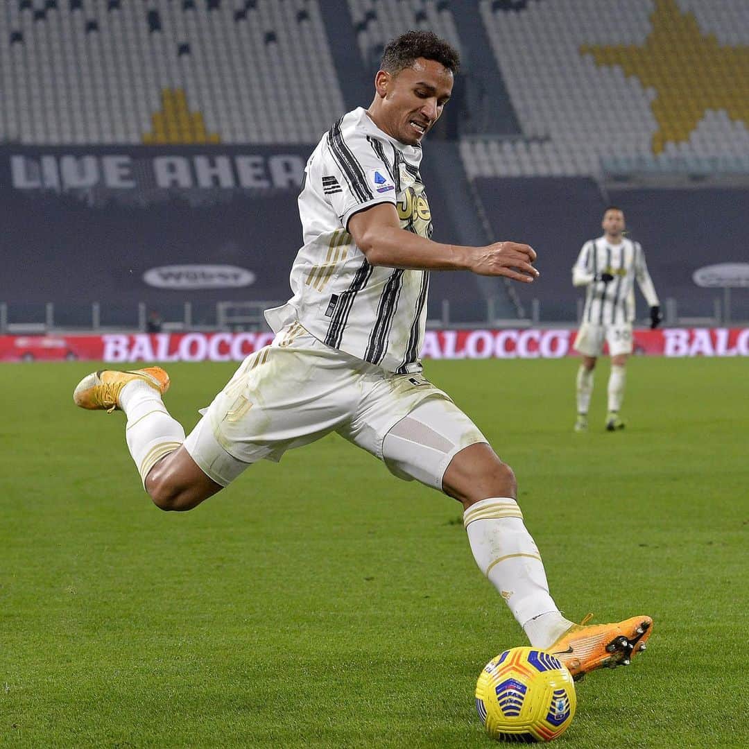 ダニーロ・ルイス・ダ・シウバのインスタグラム：「Un risultato che non è degno della storia di questa maglia. Nonostante gli episodi avversi, lotteremmo sempre insieme fino alla fine. Ho imparato dal primo giorno che sono arrivato in questo club che la Juventus non molla mai. Lo vedrete. #finoallafine 🤍🖤」