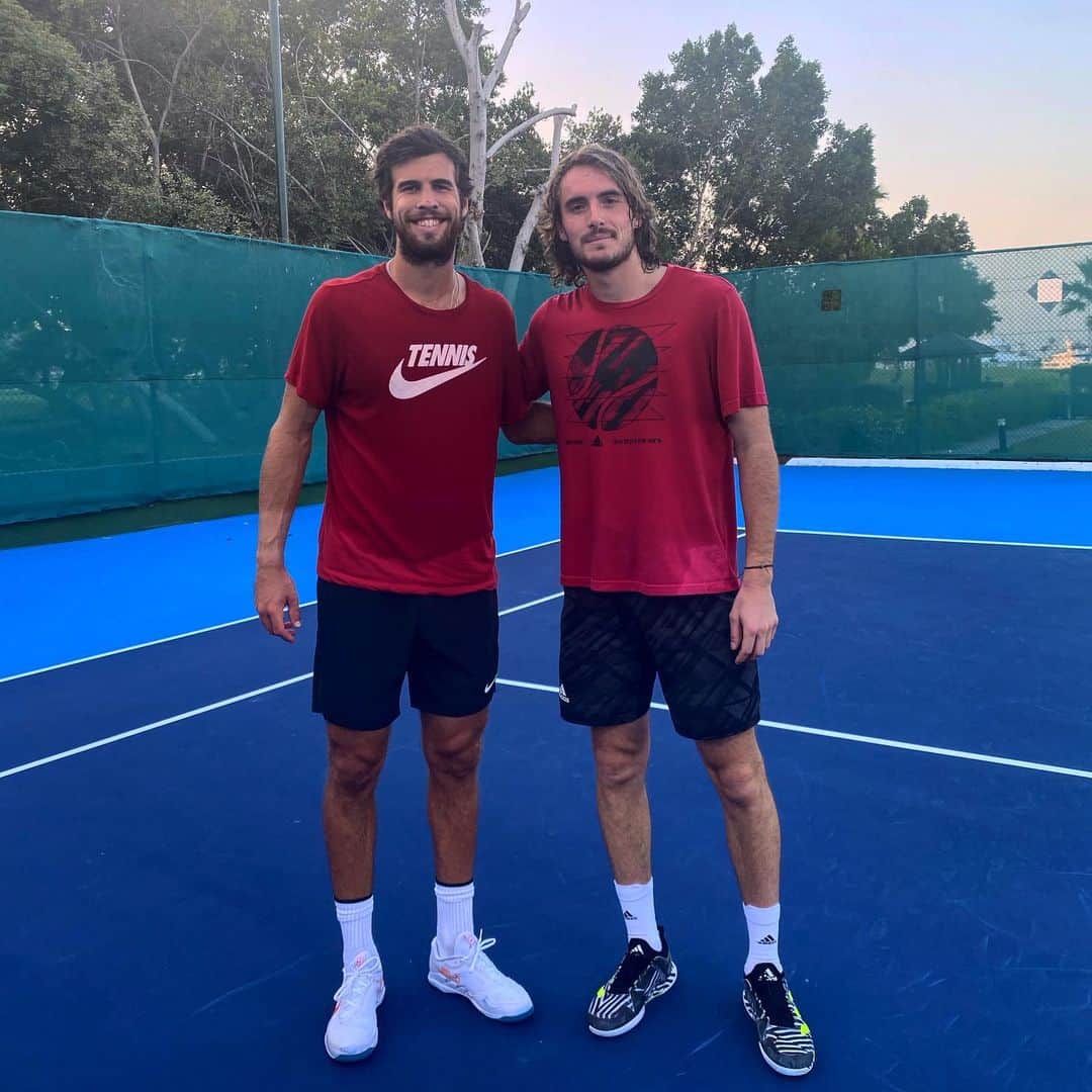 カレン・ハチャノフのインスタグラム：「Greek and Russian mafia in da house💪🏻🇷🇺-🇬🇷 #Practice」