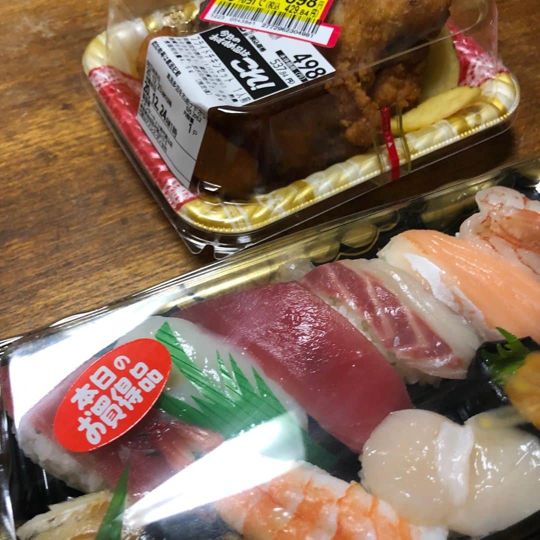 金剛地武志のインスタグラム：「一人の時は自炊しようなんてもう思わなくなった」