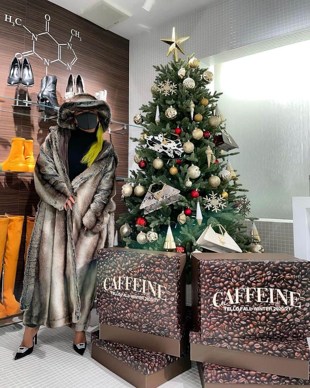 ルナのインスタグラム：「🎄Merry christmas🎄. 皆んな素敵なイヴを過ごしてねー⭐️.」