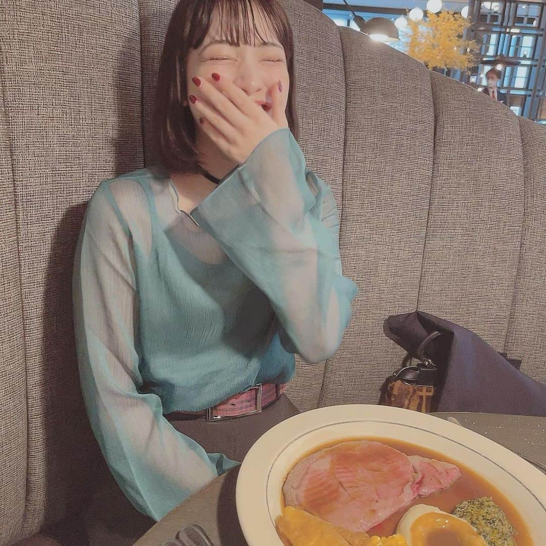 谷岡美沙紀さんのインスタグラム写真 - (谷岡美沙紀Instagram)「クリスマスランチは﻿ ローリーズで🍽﻿ おなかいっぱいおいしかった﻿ 夜はおうちでひとりで過ごす…🙁﻿ ﻿ ﻿ ﻿ 2枚目めっちゃ笑ってる笑﻿ ﻿可愛いギャルのお友達といって 今日も笑いが止まりませんでした ﻿ ﻿ ﻿ #ボブヘアー#セルフメイク#カラーメイク #コーデ#ヘアアレンジ#ootd﻿ #クリスマスごはん #クリスマスランチ#ナチュラルメイク#メイク#裸眼メイク#ビジョビ#ヘアアレンジ動画#作品撮り#黒髪ボブ#かきあげ前髪 #l4l #makeup#portrait#port#make#hair#model#giri#ootn #selfie #좋아요반사#팔로우미#맞팔#셀스타그램」12月24日 14時48分 - misakitanioka_official