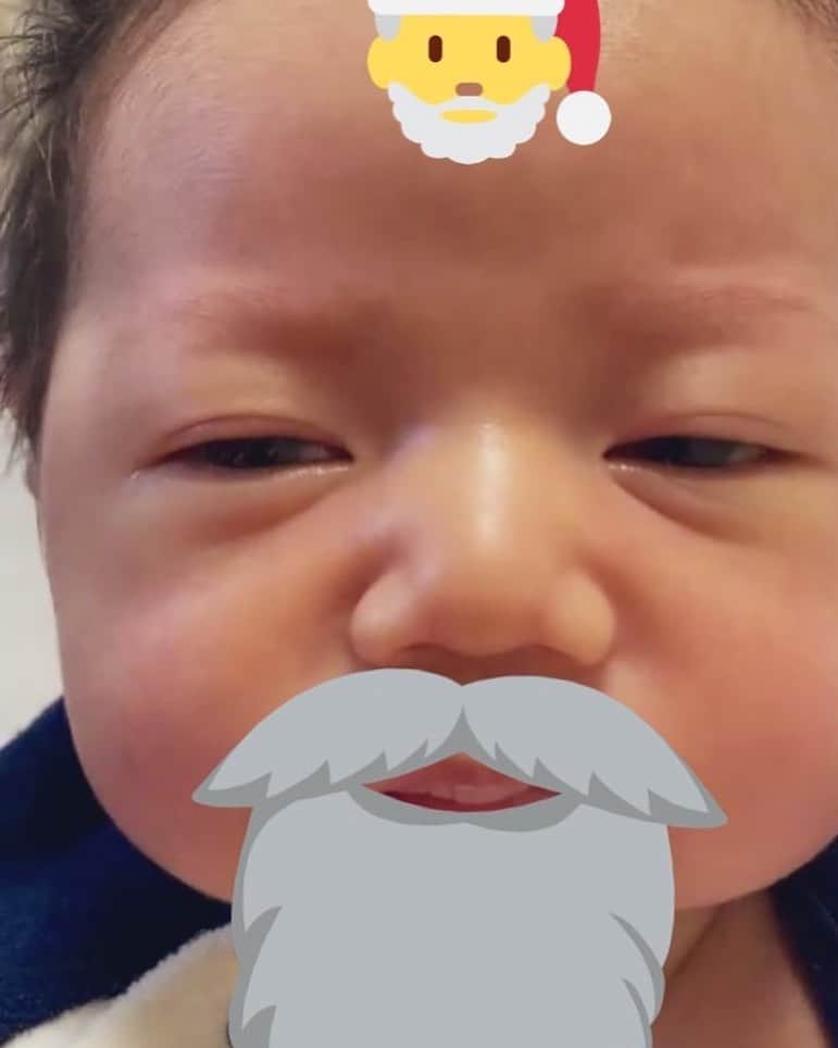 花原あんりのインスタグラム：「メリークリスマスイブ🎅❤️ #クリスマス #赤ちゃん #xmas #baby」